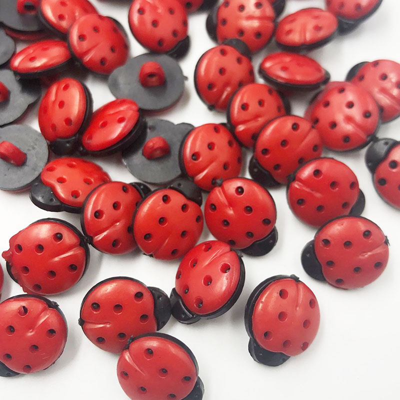 50/100 pièces coccinelle rouge - Button Hole Cutter avis et prix