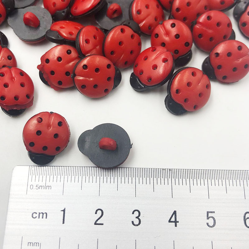50/100 pièces coccinelle rouge - Button Hole Cutter avis et prix