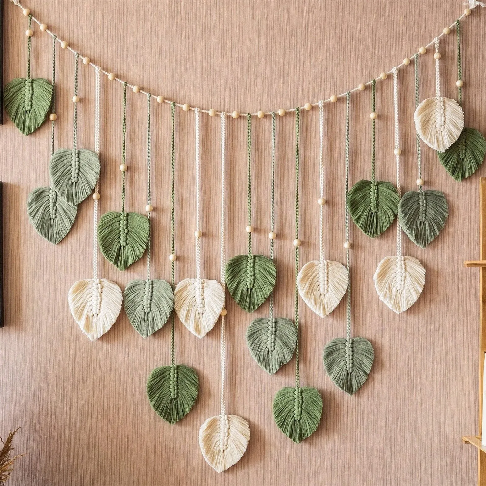 Guirlande de feuilles vertes,  - Century Textile & Sewing Supply Avenue C North Saskatoon Sk avis et prix